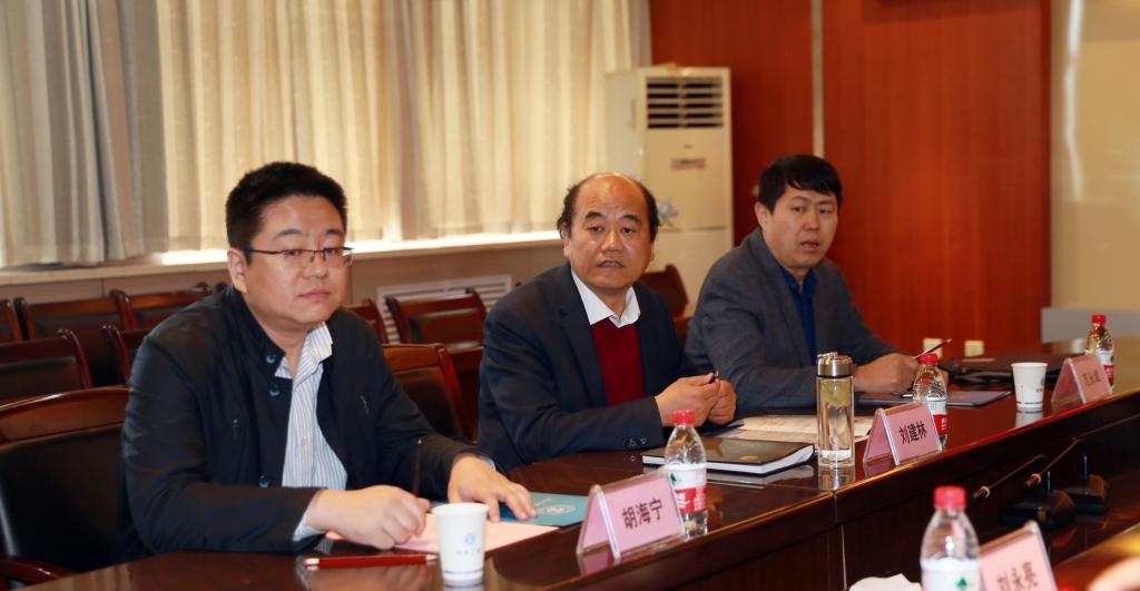 中共陕西省委高教工委委员、省教育厅副厅长(正厅级)、省高教局副局长刘建林一行