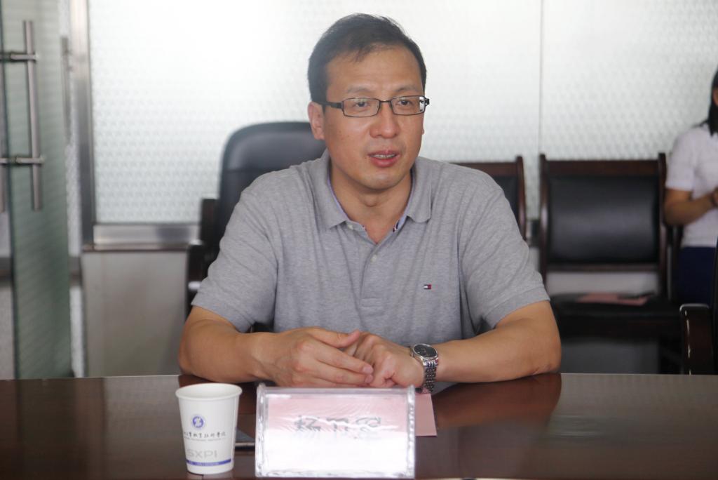 副院长杨卫军出席座谈会