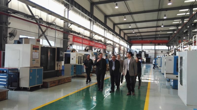杨凌职业技术学院赵曼书记一行参观机加工中心