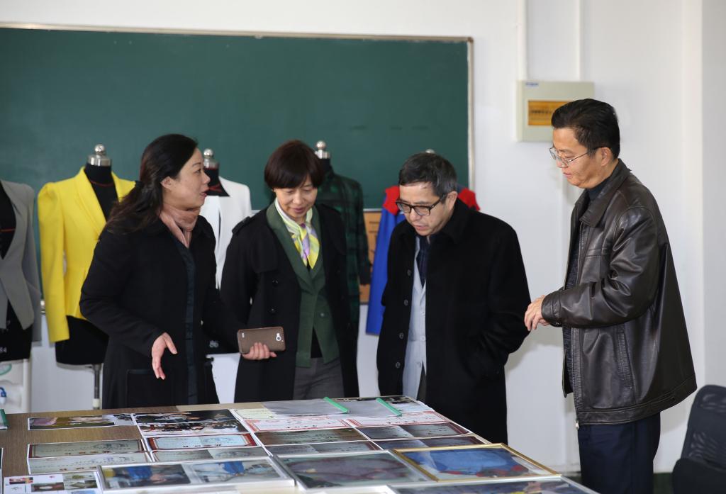 倪阳生会长考察乐游棋牌服装实训基地