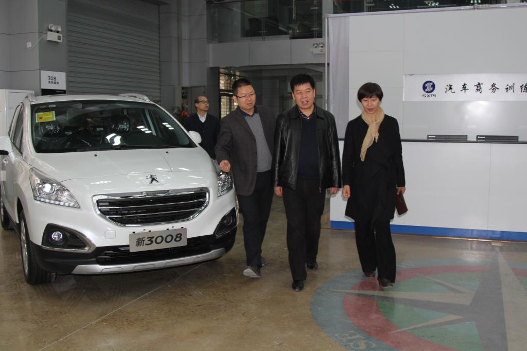 教育部行业工作办公室副主任王国川来乐游棋牌考察指导工作