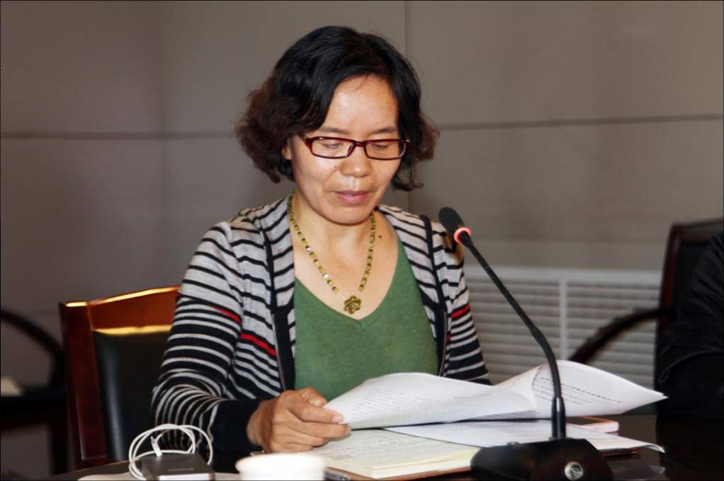 审计处处长邓丽萍汇报学院相关审计情况