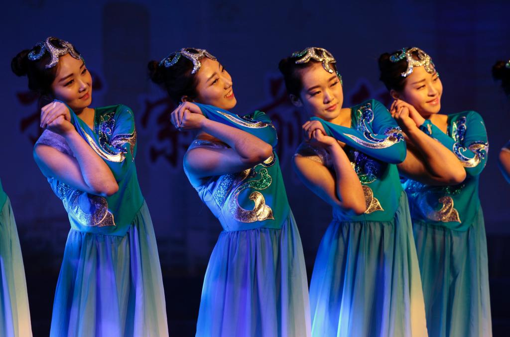 舞蹈《母亲·河》