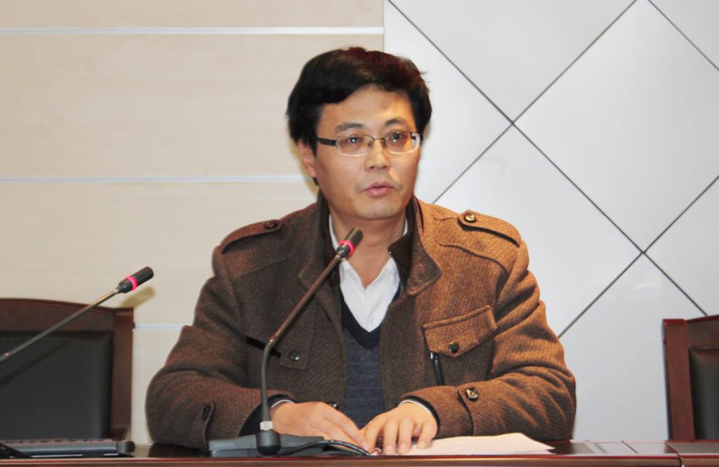 学生处处长王超联通报学生“三早”活动和专项检查情况