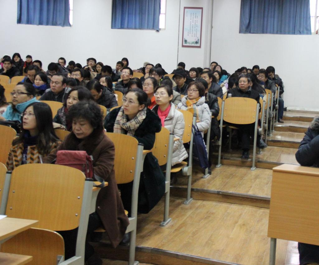 申报2014年课程教学改革项目的160多名教师参加了培训
