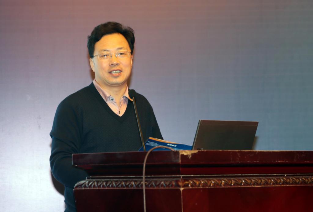 全国高职教育研究会秘书长、全国高职高专教务处长联盟副主席、秘书长郭福春主持并作会议总结