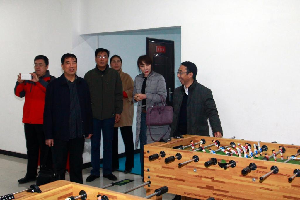 省教育厅副巡视员张朝一行考察乐游棋牌离退休教职工活动中心