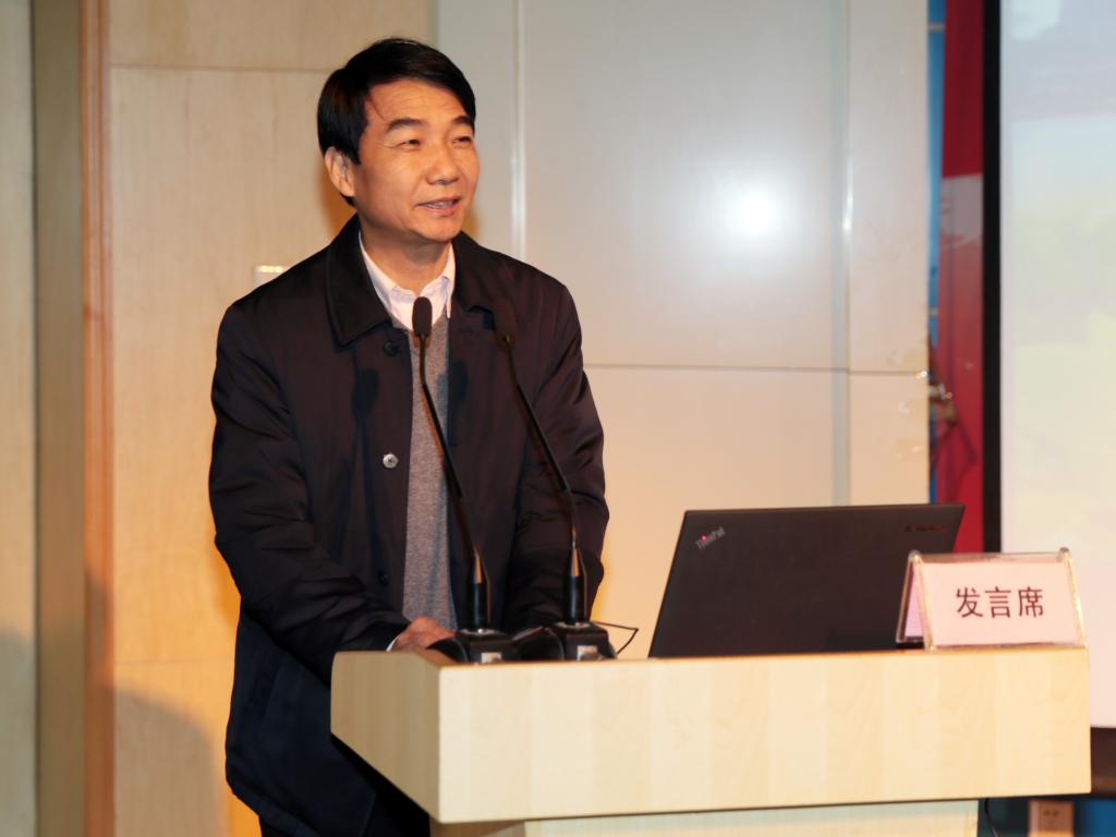 中国高等职业技术教育研究会副会长、陕西省职教学会会长、乐游棋牌党委书记崔岩作专题报告