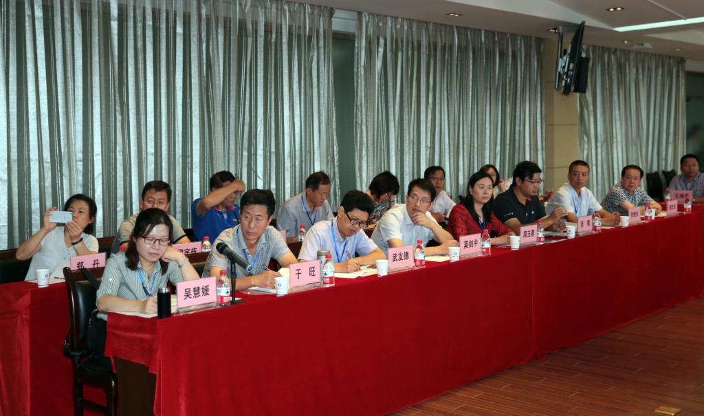 来自机械行业30余所高职院校的专家教授参加会议