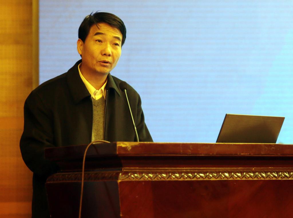 乐游棋牌党委书记崔岩致开幕辞