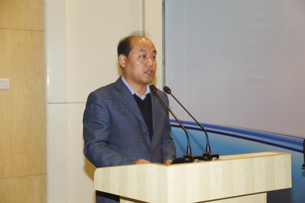 副院长梅创社主持闭幕仪式