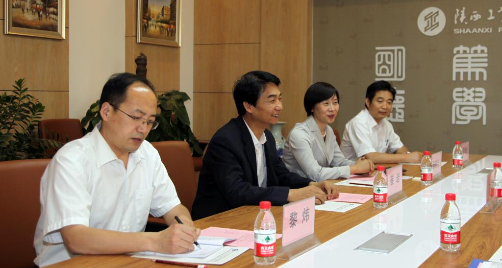 党政办主任黎炜、电气工程学院副院长殷锋社等陪同会见