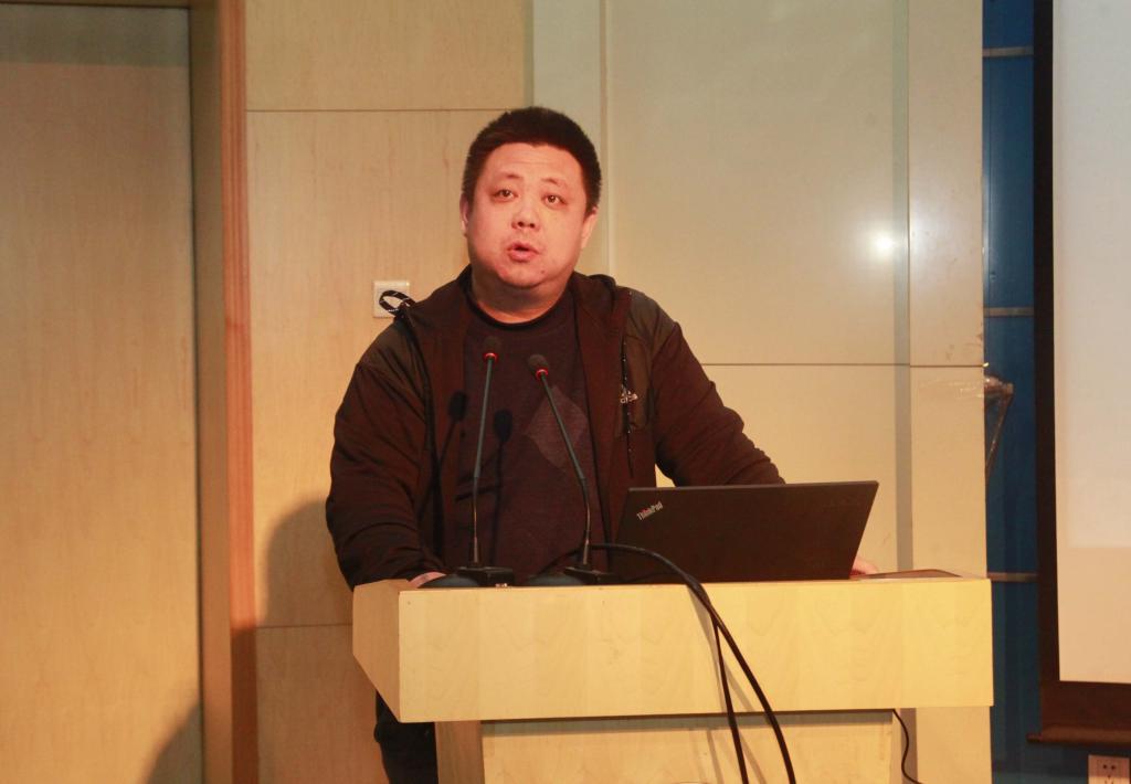 教务处长段峻汇报期中教学检查结果