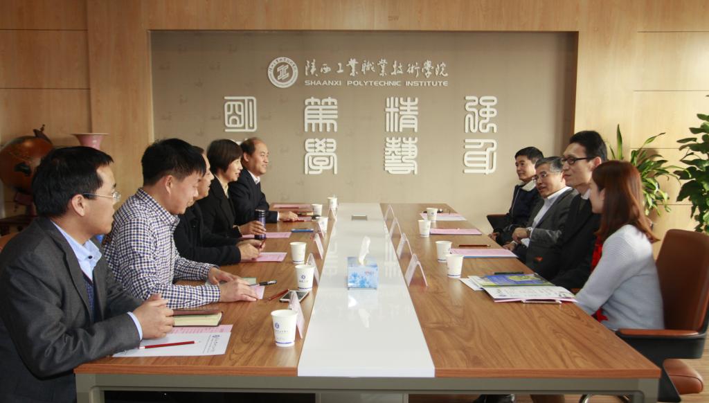 乐游棋牌与欧姆龙集团举行校企深度合作座谈会