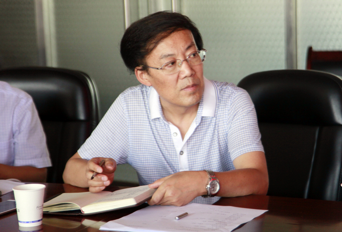 党委副书记王天哲与乐游棋牌高层次人才代表座谈