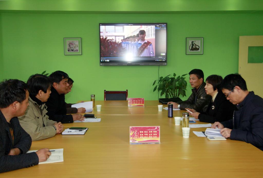 院长张晓云一行与礼泉实验中学负责同志座谈