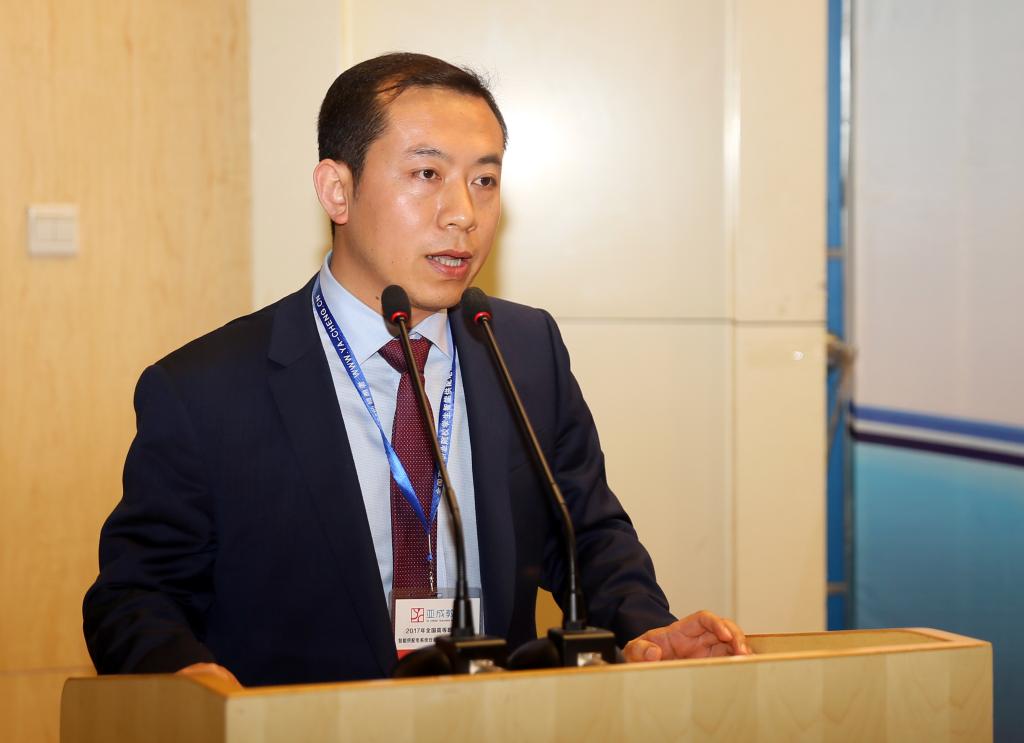 赛项组委会副主任、西安亚成电子设备有限公司总经理闫亚强讲话