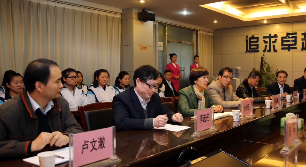 乐游棋牌院长张晓云、副院长杨卫军,教务处、校企处、汽车物流学院负责同志出席仪式