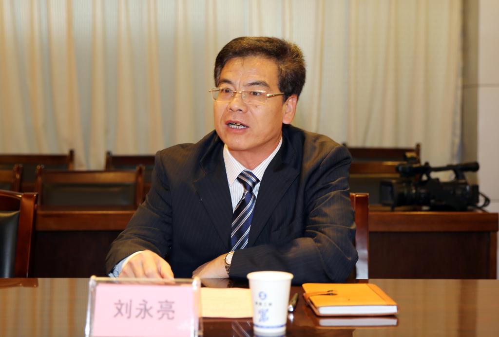 党委副书记、纪委书记刘永亮主持会见