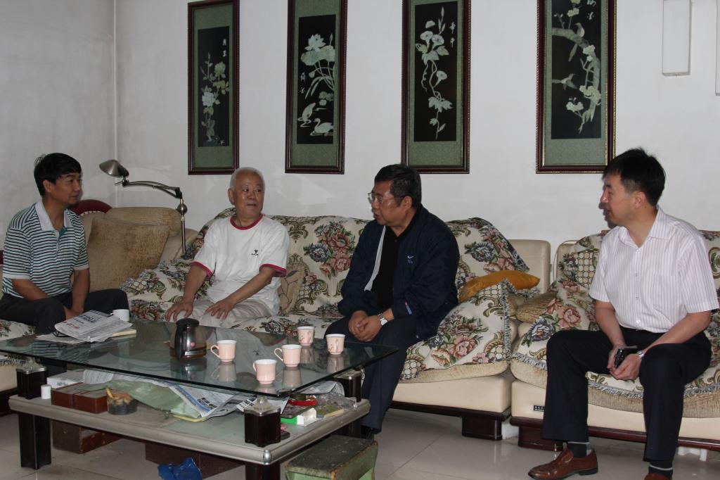 学院领导看望陕西省优秀教师李义增