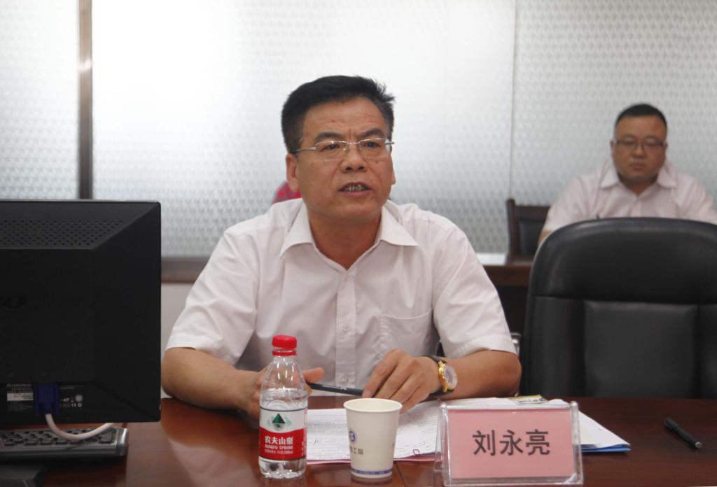 党委副书记、副院长刘永亮介绍乐游棋牌基本情况