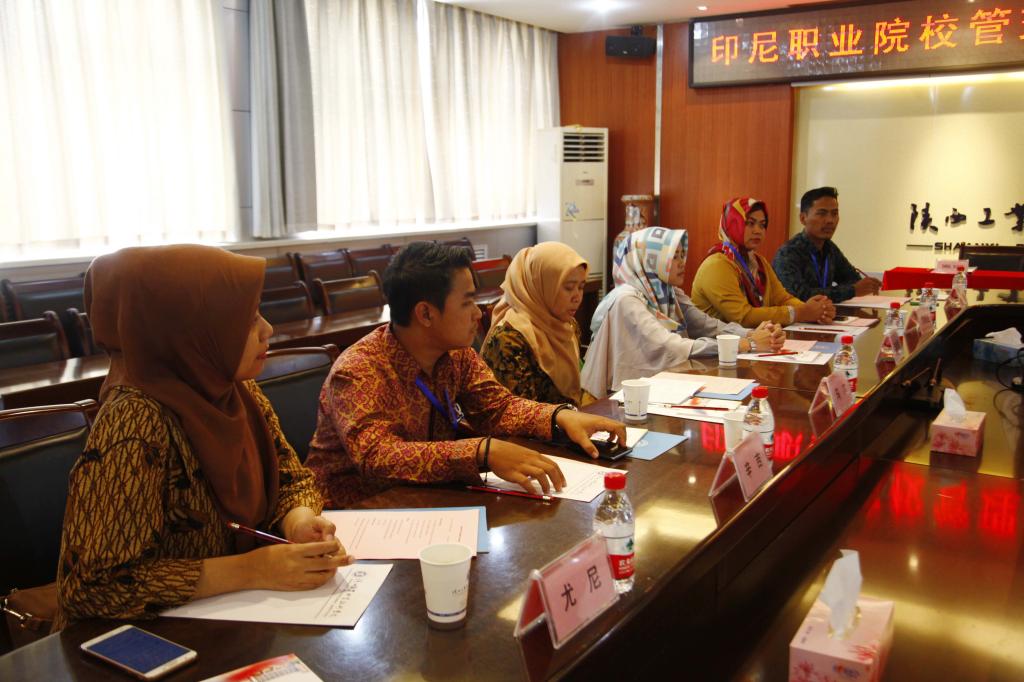 印尼职业院校管理干部来乐游棋牌培训学习
