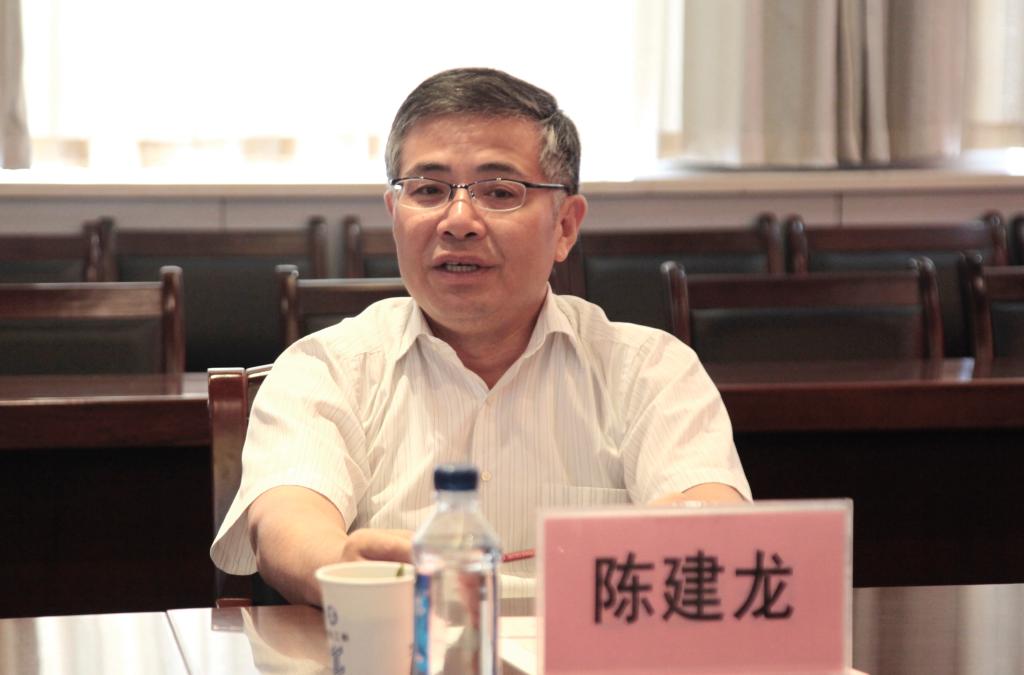 陈建龙先生就推进校企合作与乐游棋牌进行了深入交流
