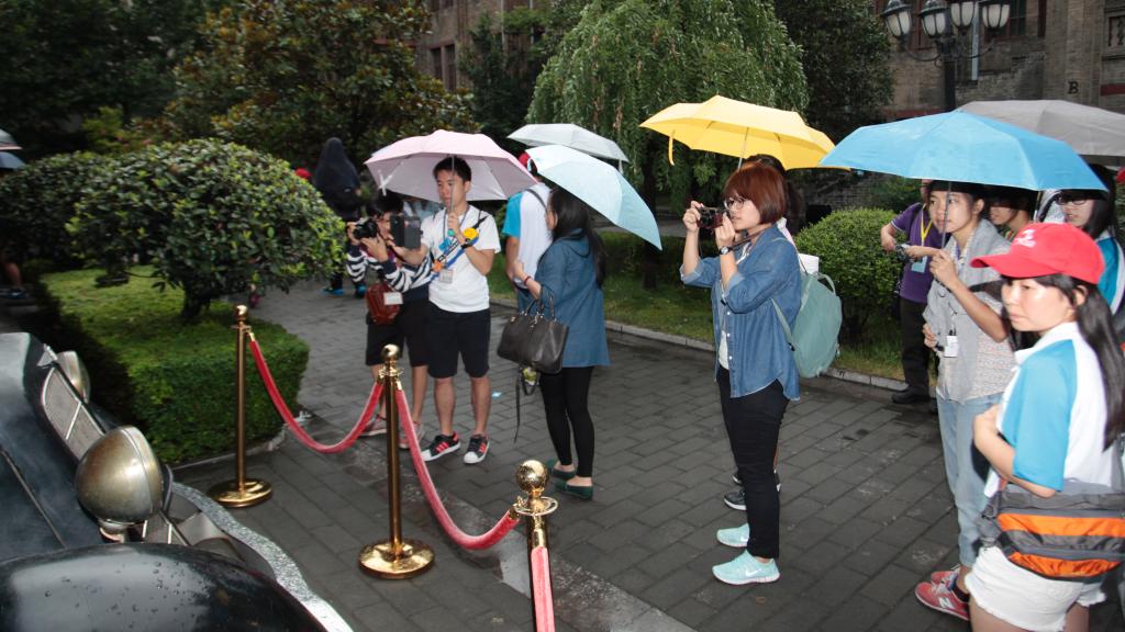 营员参观张学良将军公馆纪念馆