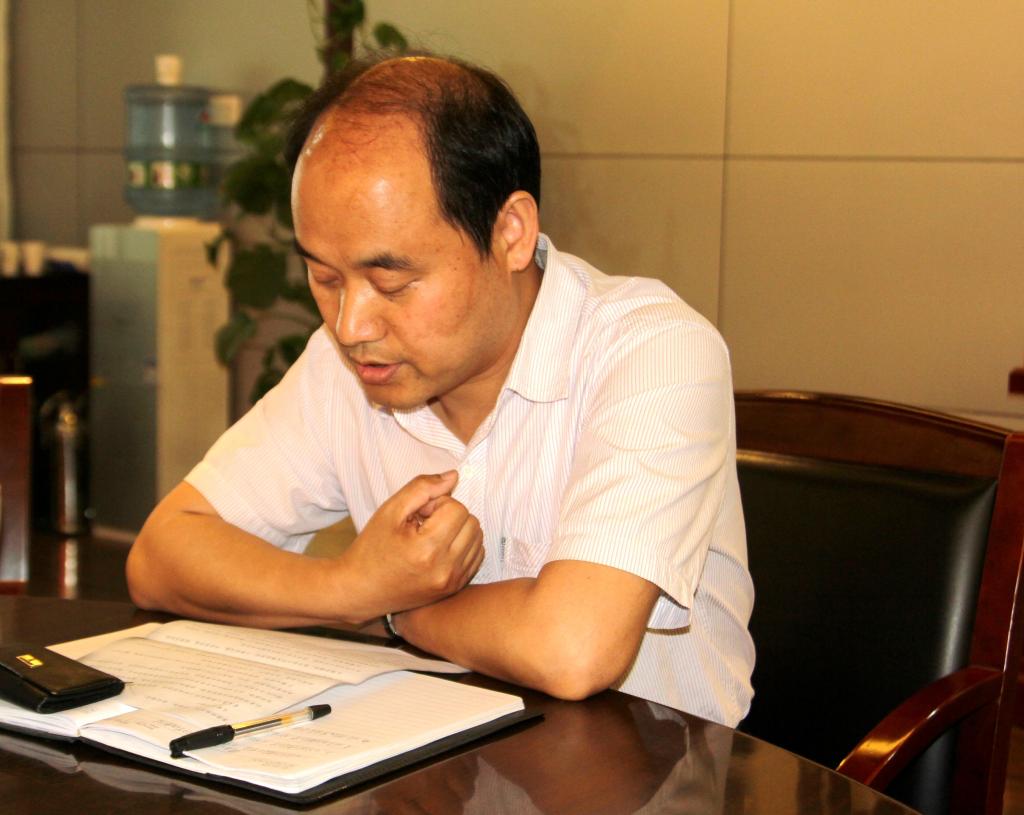 新任副院长梅创社同志做表态发言