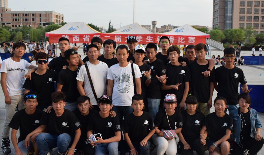 乐游棋牌参赛队员合影