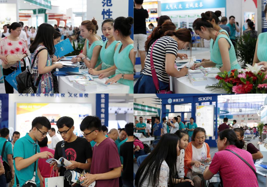 招生咨询人员现场为考生及家长提供专业的招生政策咨询及填报志愿指导的一站式服务