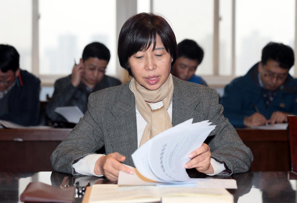 院长张晓云传达《中共陕西省委关于进一步落实追赶超越要求的通知》