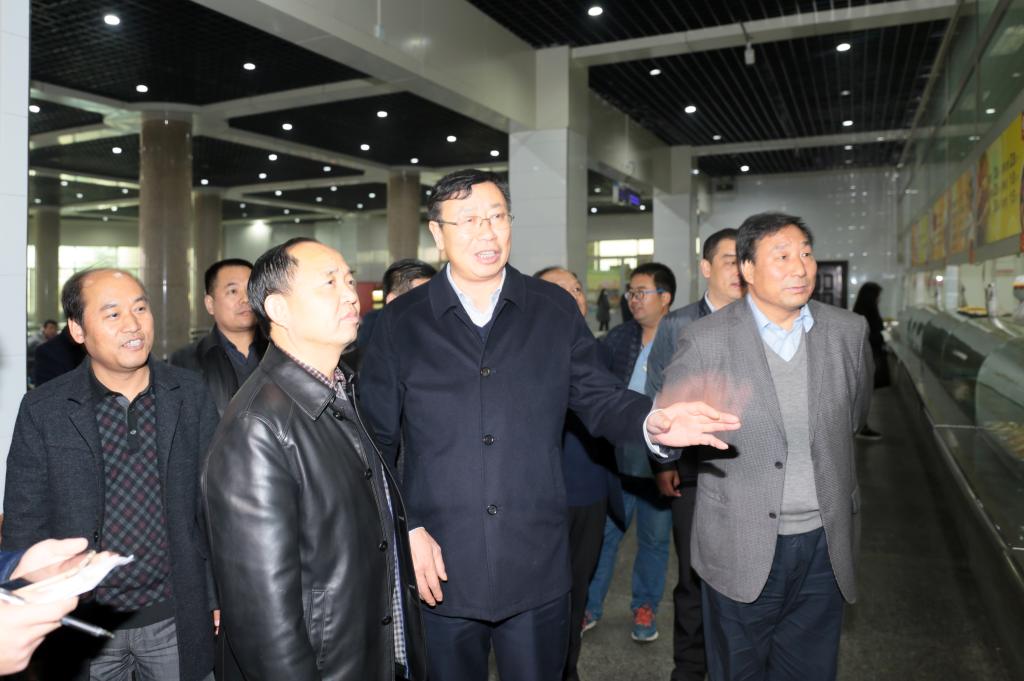 市政协主席贺书田一行检查乐游棋牌明德堂学生餐厅