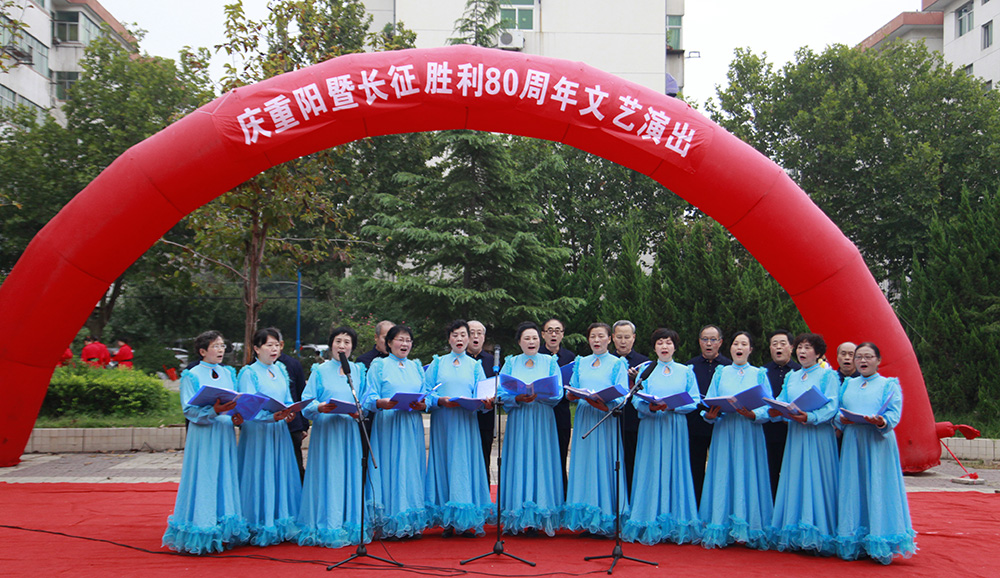 合唱《十送红军》、《映山红》