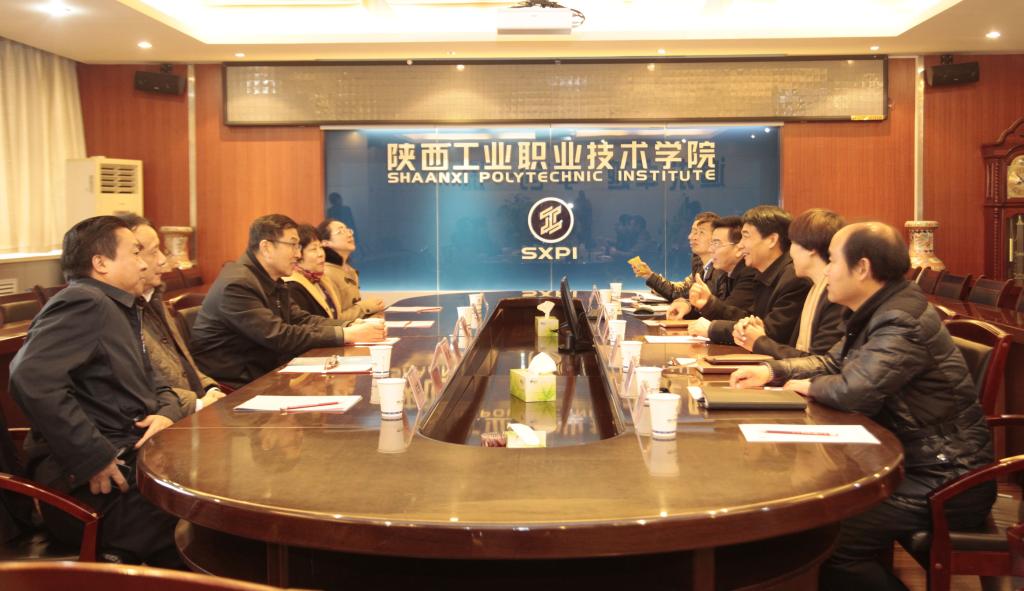 中国高等职业技术教育研究会会长董刚一行来乐游棋牌考察交流