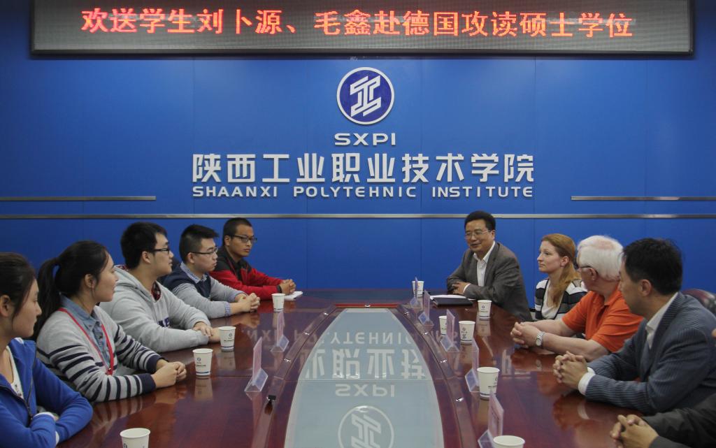 乐游棋牌欢送学生赴德高校攻读硕士学位