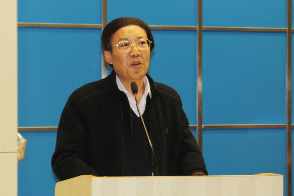 党委副书记王天哲发表讲话