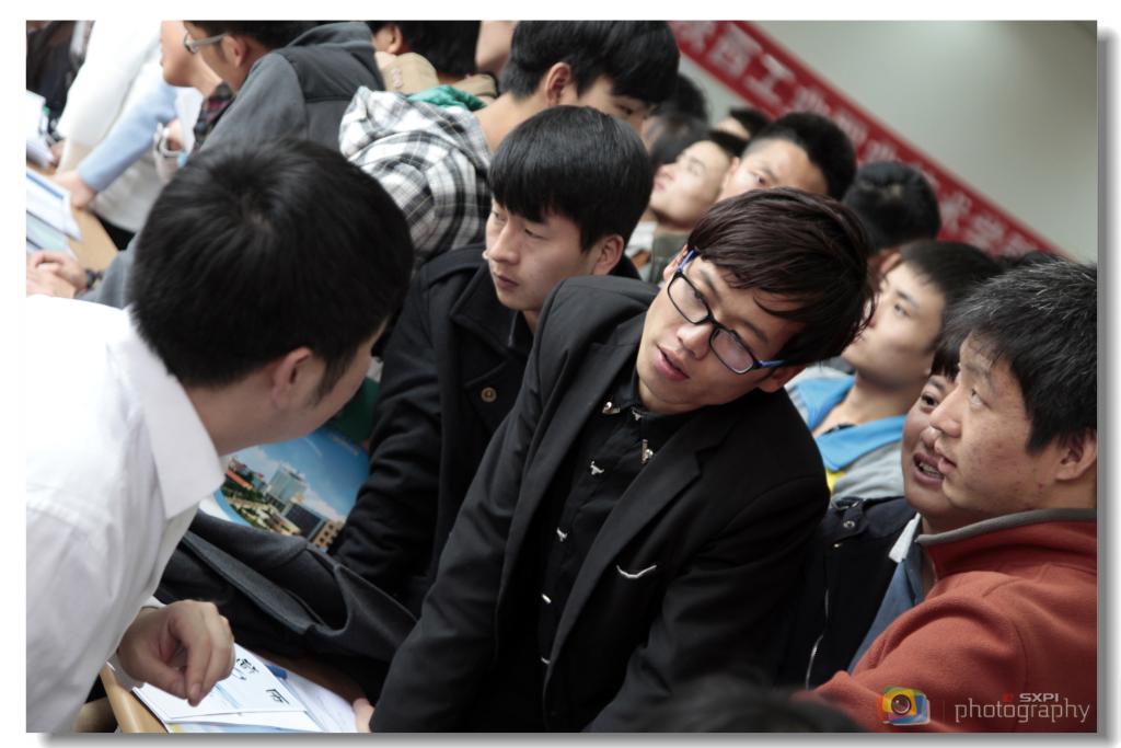 毕业生就关心的问题与单位沟通