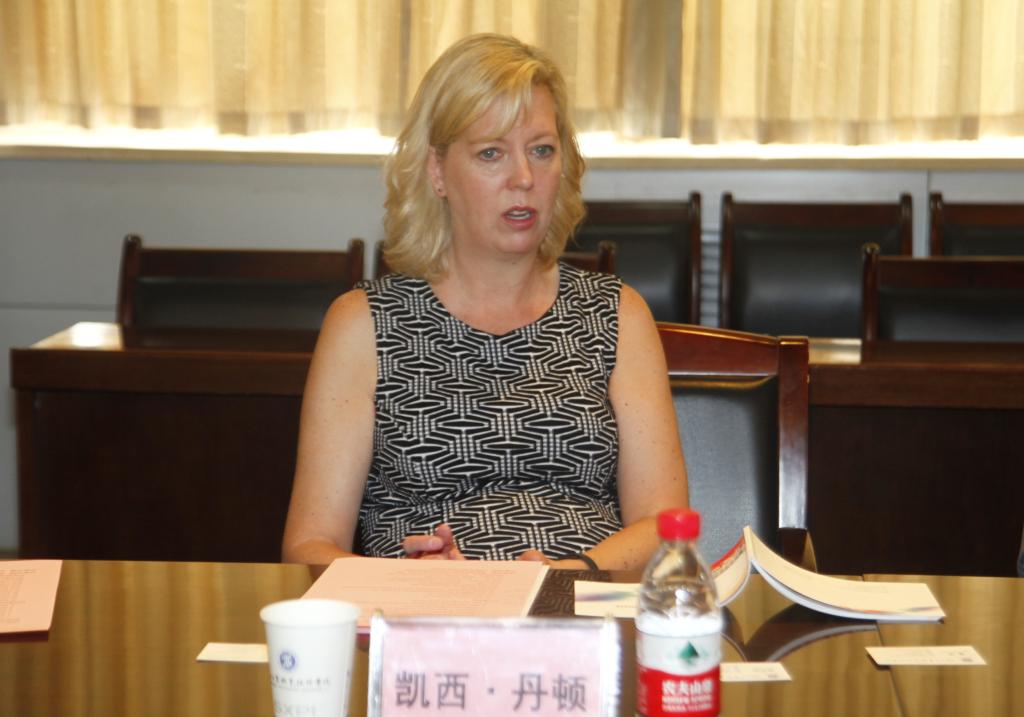 凯西?丹顿校长讲话