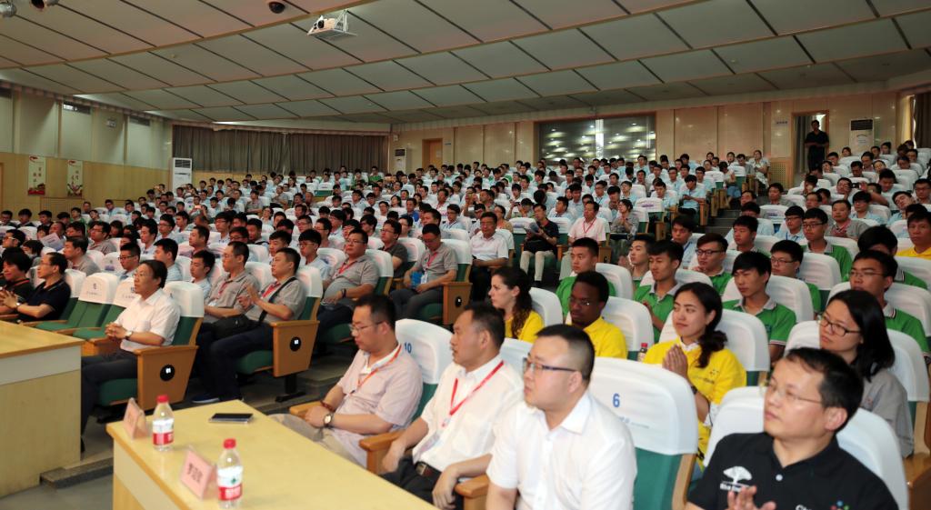 全国24个省、市、自治区以及境外共计56支参赛代表队的领队、指导教师和参赛选手以及本次大赛的裁判员代表参加了开幕式