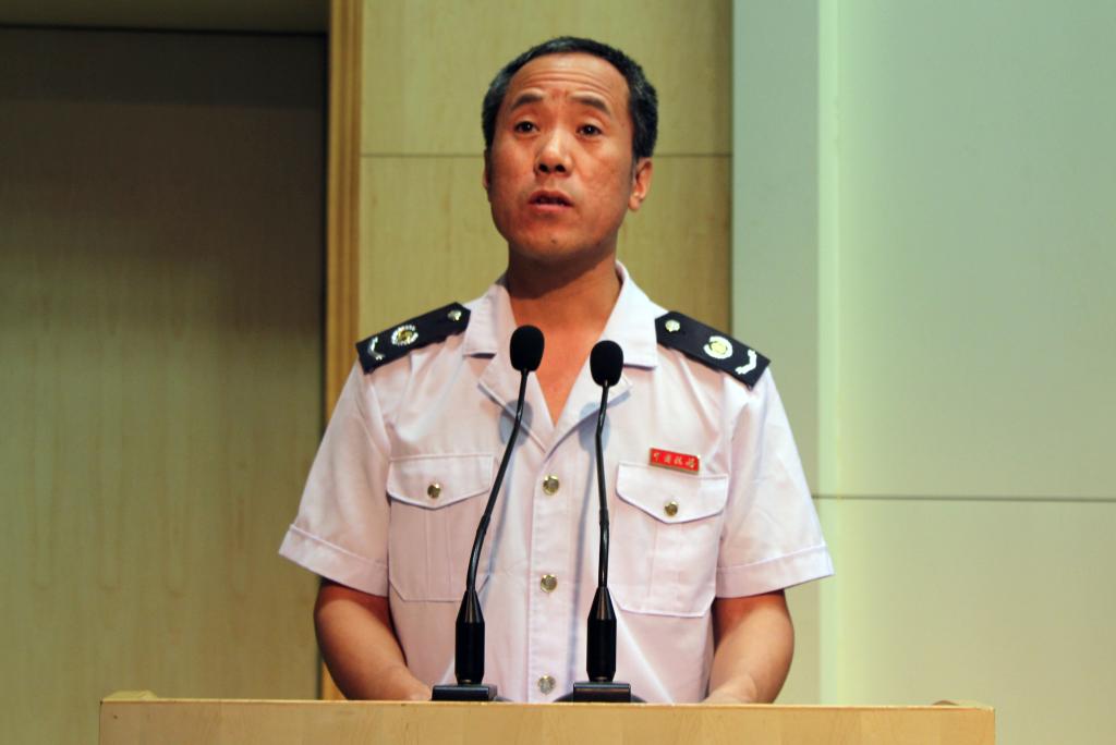 咸阳市地税局直属分局局长杨成致辞