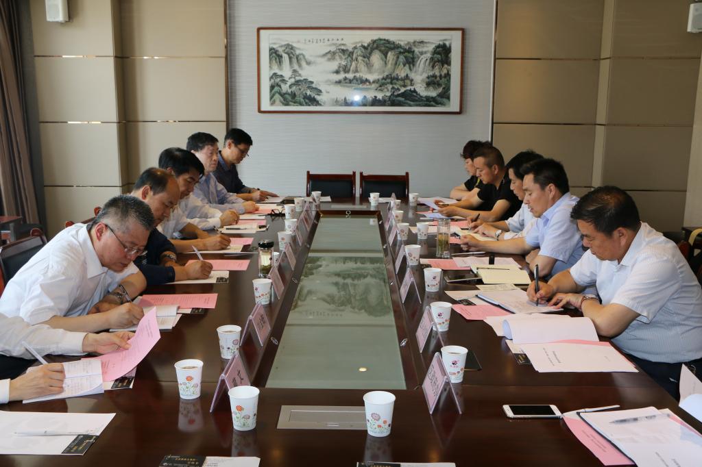 乐游棋牌与汉滨区区委、区政府举行了教育结对帮扶工作联席会