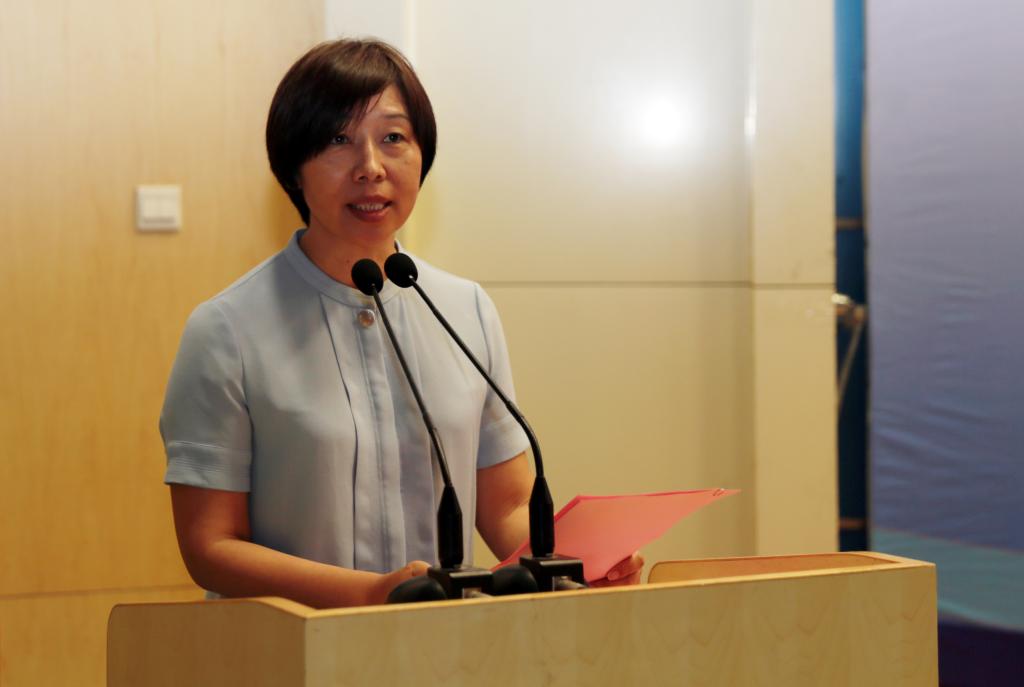 乐游棋牌院长张晓云主持开赛仪式