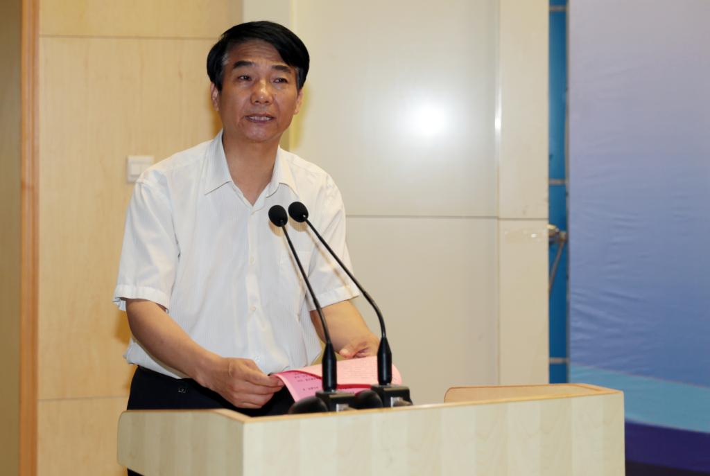 乐游棋牌党委书记崔岩致开幕辞