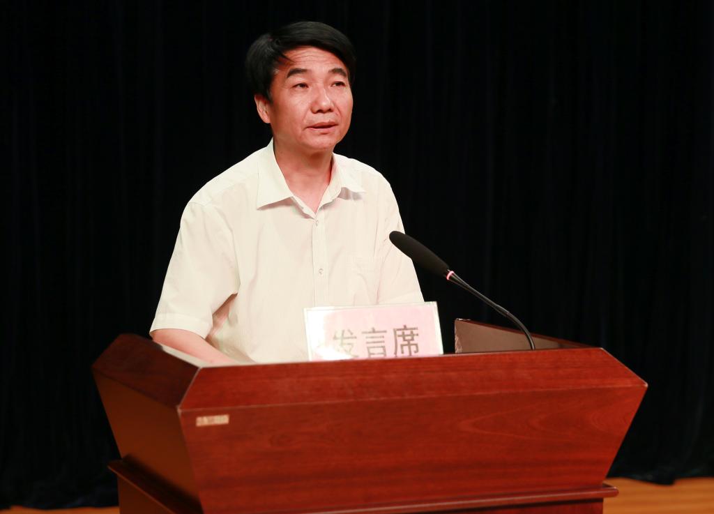 党委书记崔岩部署下一步工作