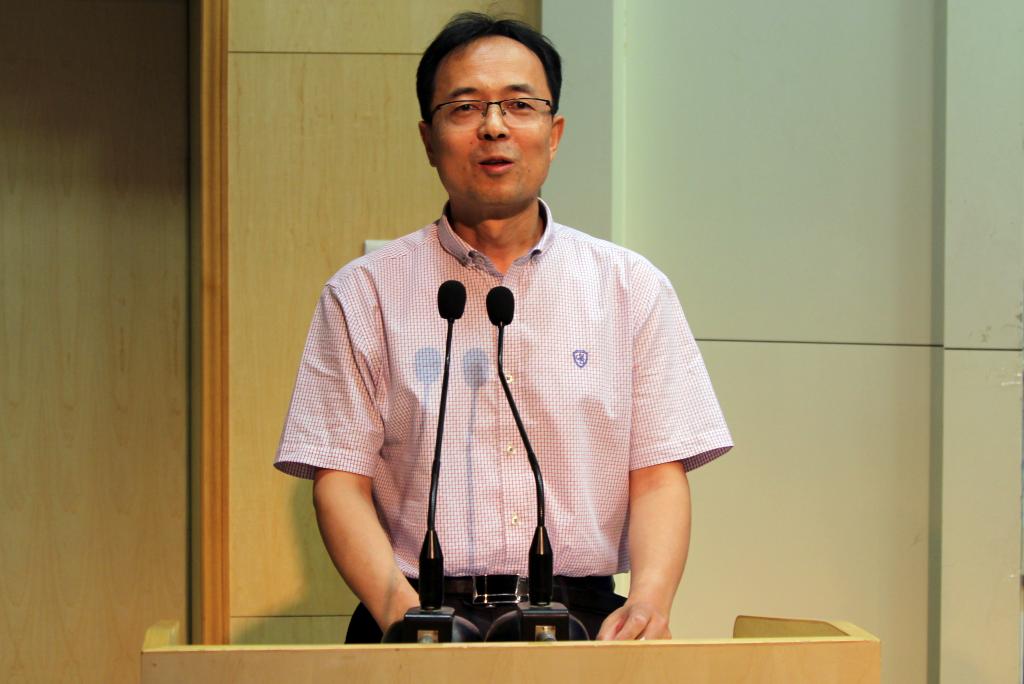 工商学院党总支书记孙继龙致辞