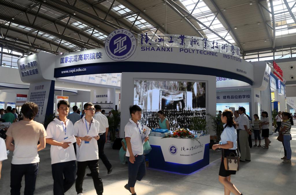 乐游棋牌特装展位精彩亮相2017教博会