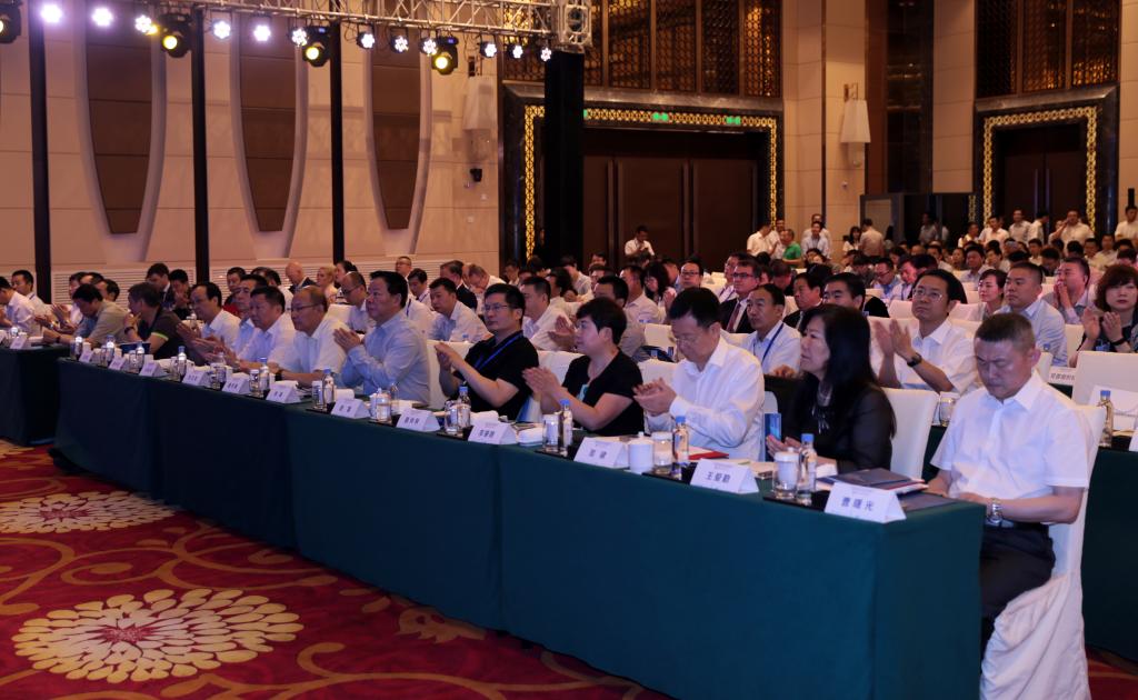 陕西省发改委副主任徐强,陕西省交通厅副厅长赵雷,陕西省商务厅副厅长唐宇刚,西安市人民政府副市长聂忠斌,西咸新区管委会副主任、总规划师李肇娥,西咸新区党工委委员、空港新城党委书记兼管委会主任、空港集团公司董事长兼总经理贺键等出席大会