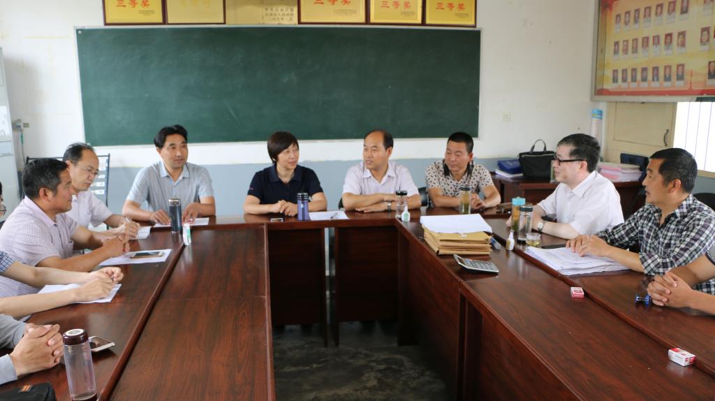 乐游棋牌与镇村负责同志座谈交流