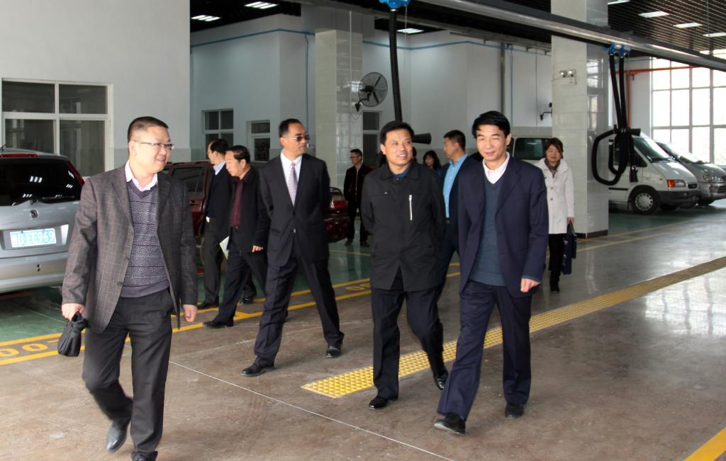 党广录副主席一行考察汽车工程与服务技术训练中心